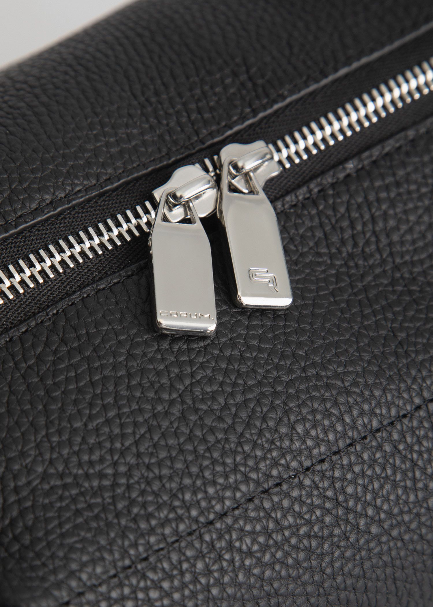 کیف چرم Dopp Kit