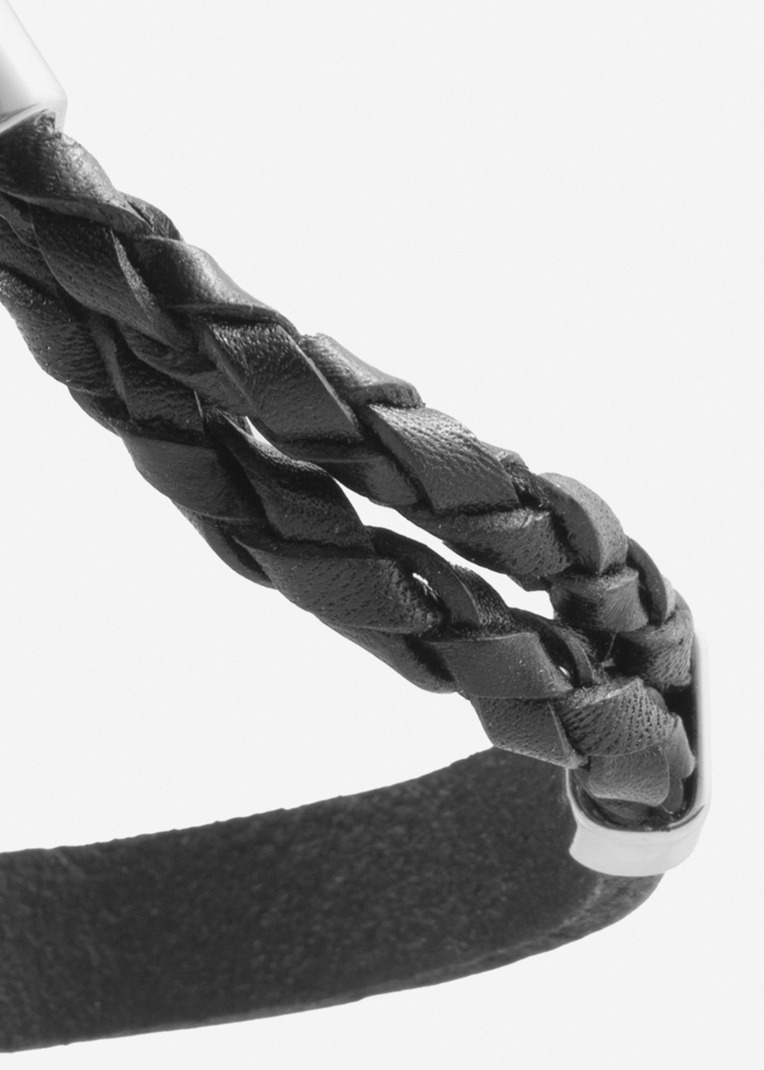 دستبند چرم 2421908