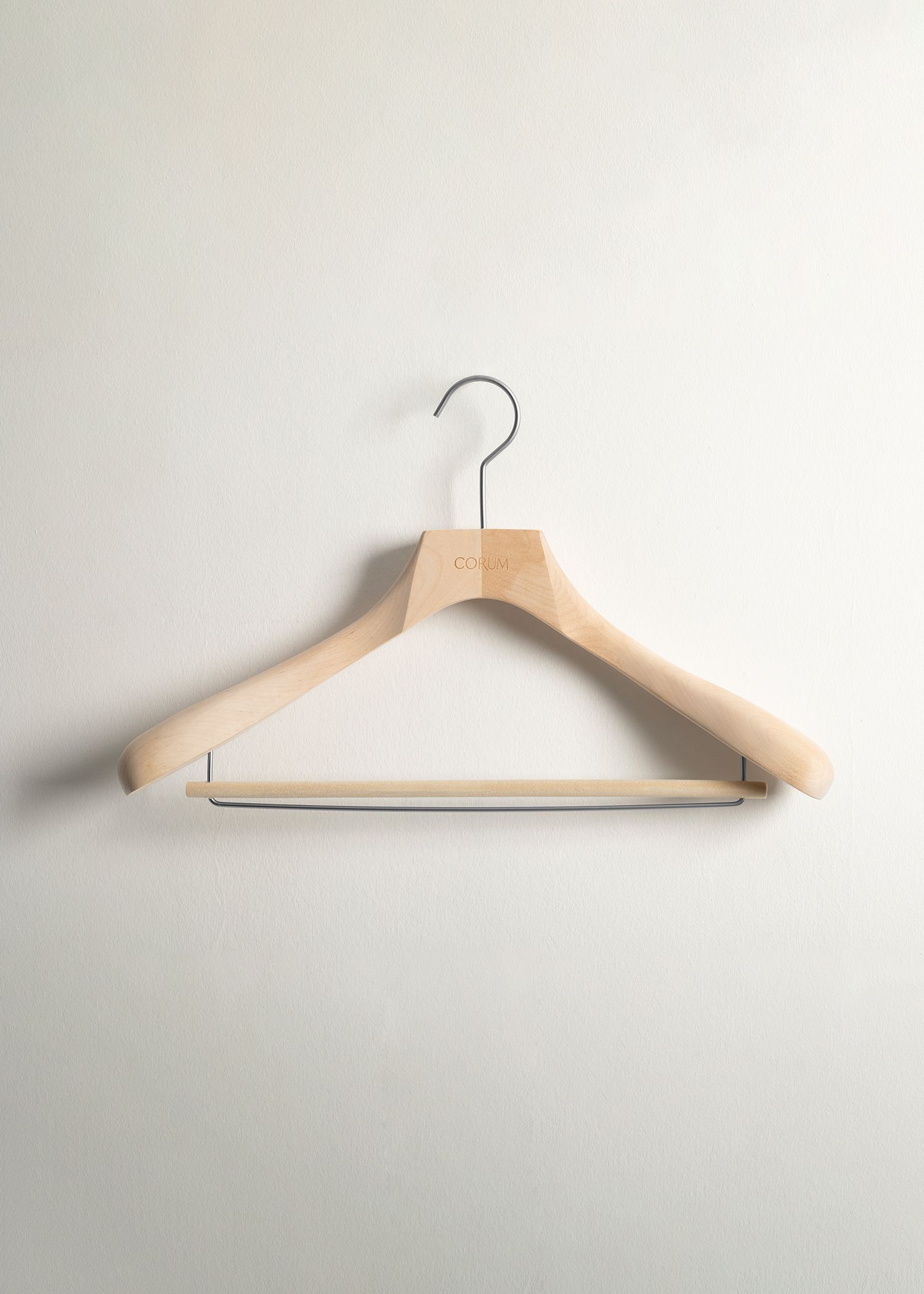 آویز کت و شلوار Birch