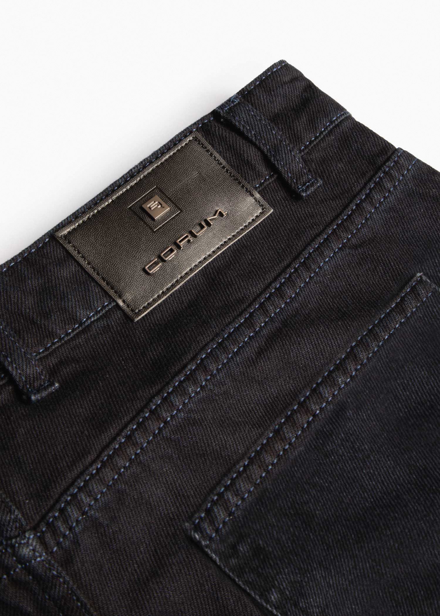 شلوار جین Tapered-Fit