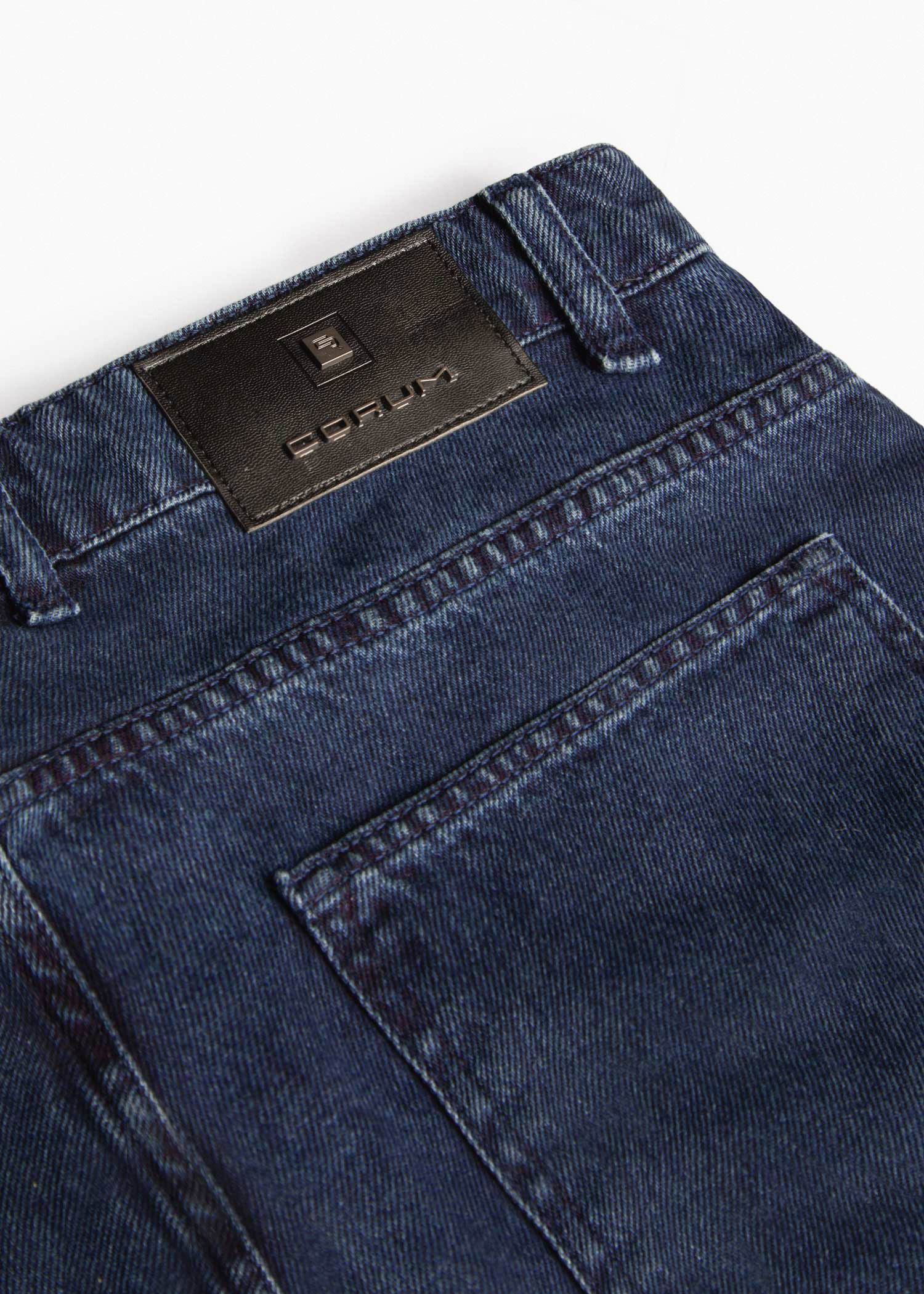 شلوار جین Tapered-Fit