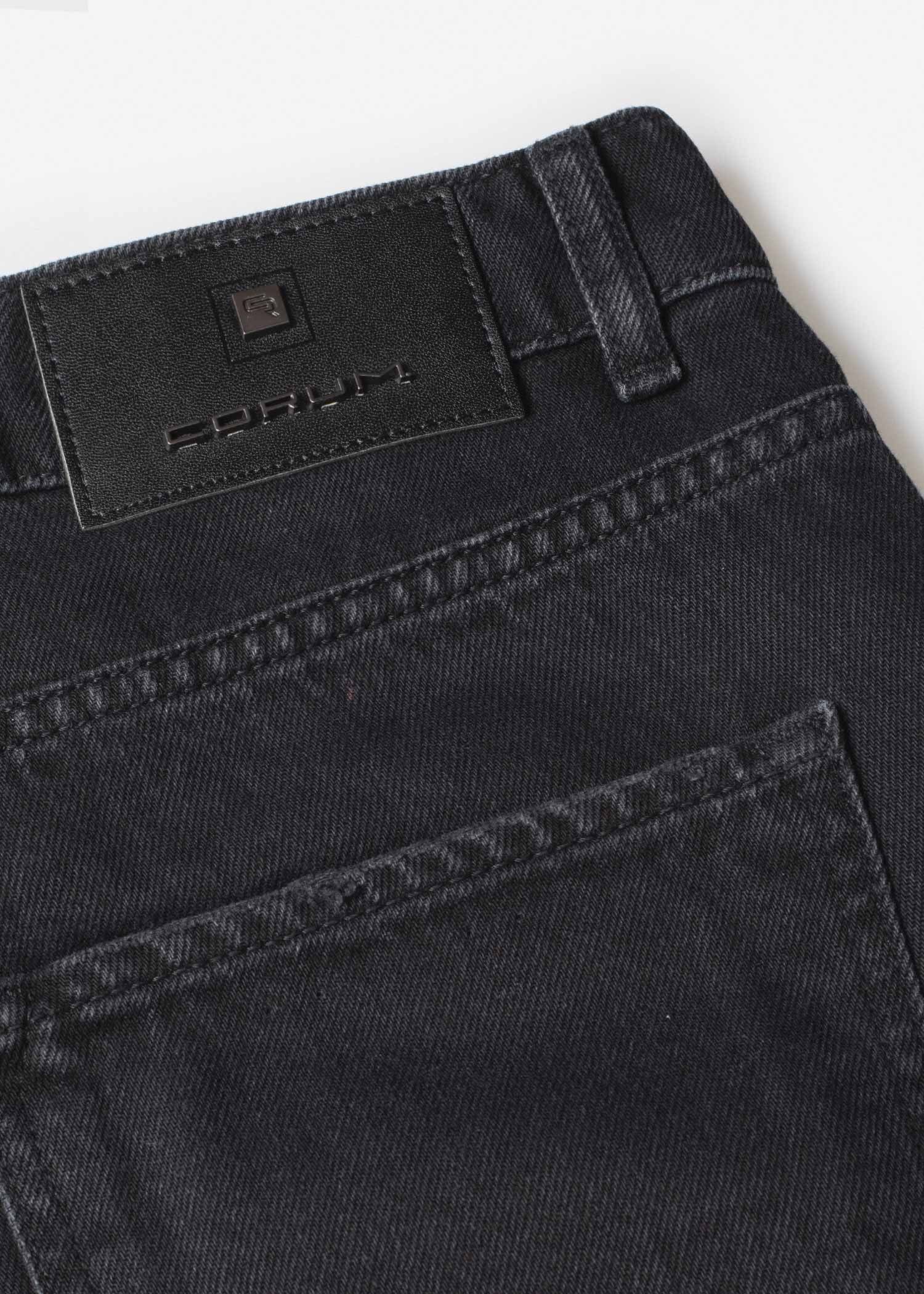 شلوار جین Tapered-Fit