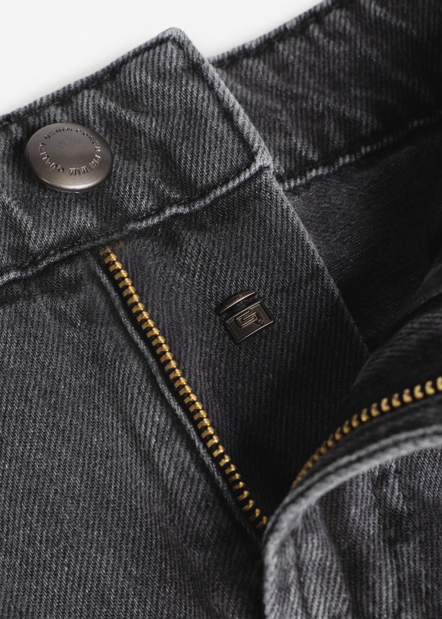 شلوار جین Tapered-Fit