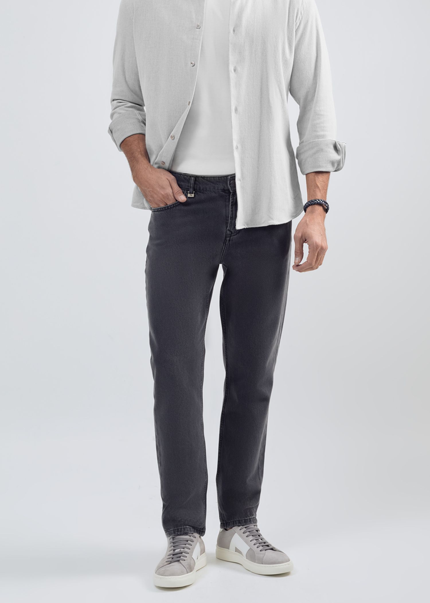 شلوار جین Tapered-Fit