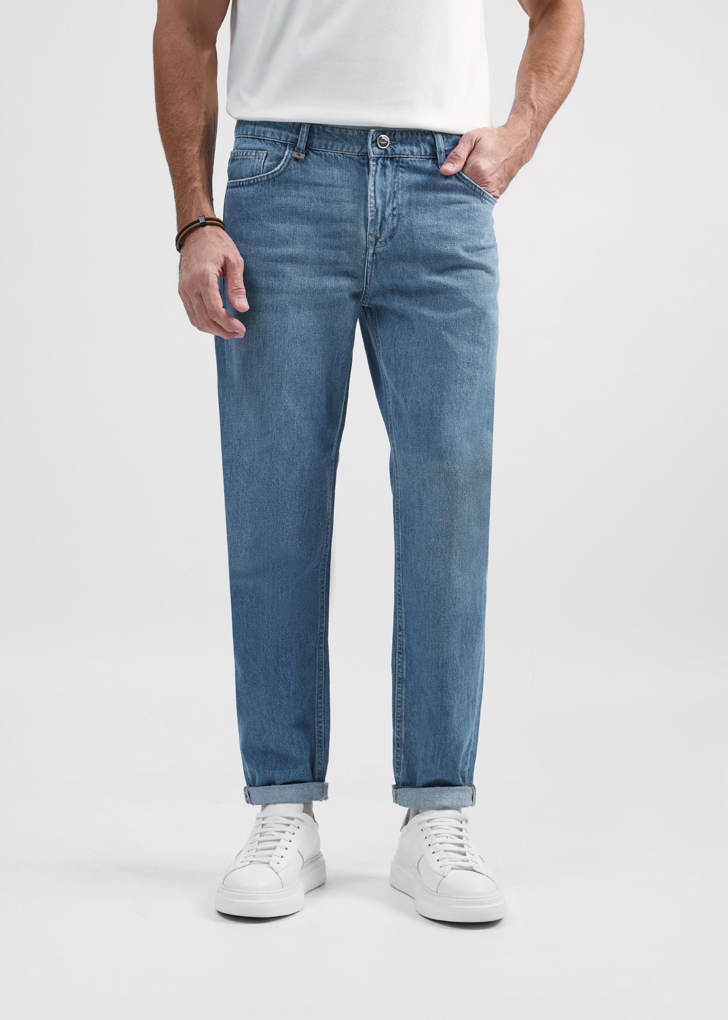 شلوار جین Tapered-Fit