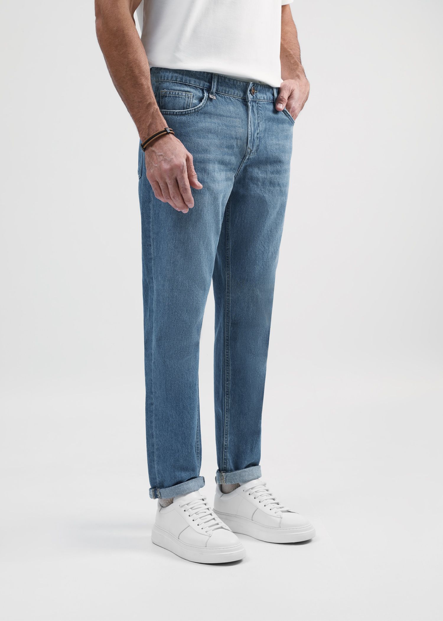 شلوار جین Tapered-Fit