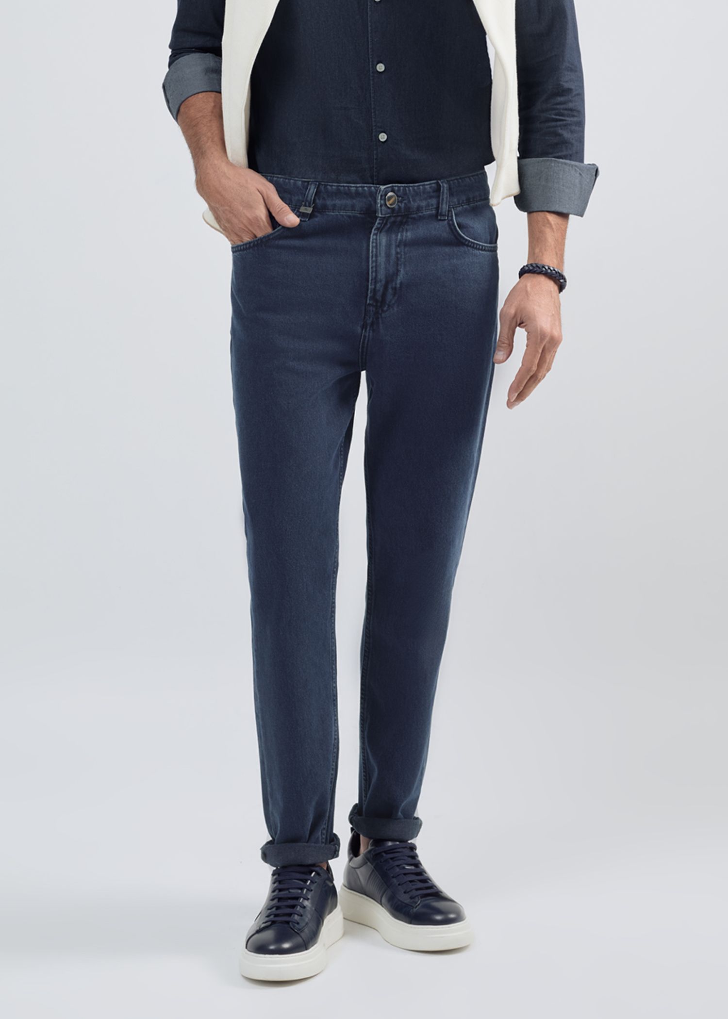 شلوار جین Tapered-Fit