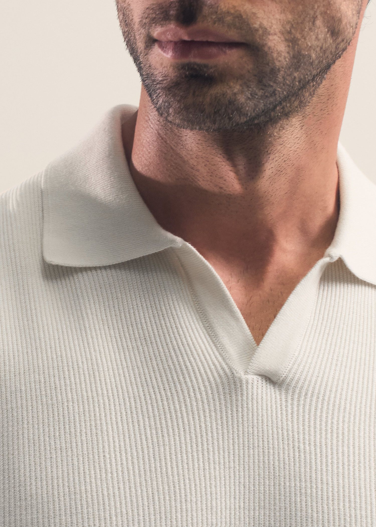 پولوشرت V-Neck