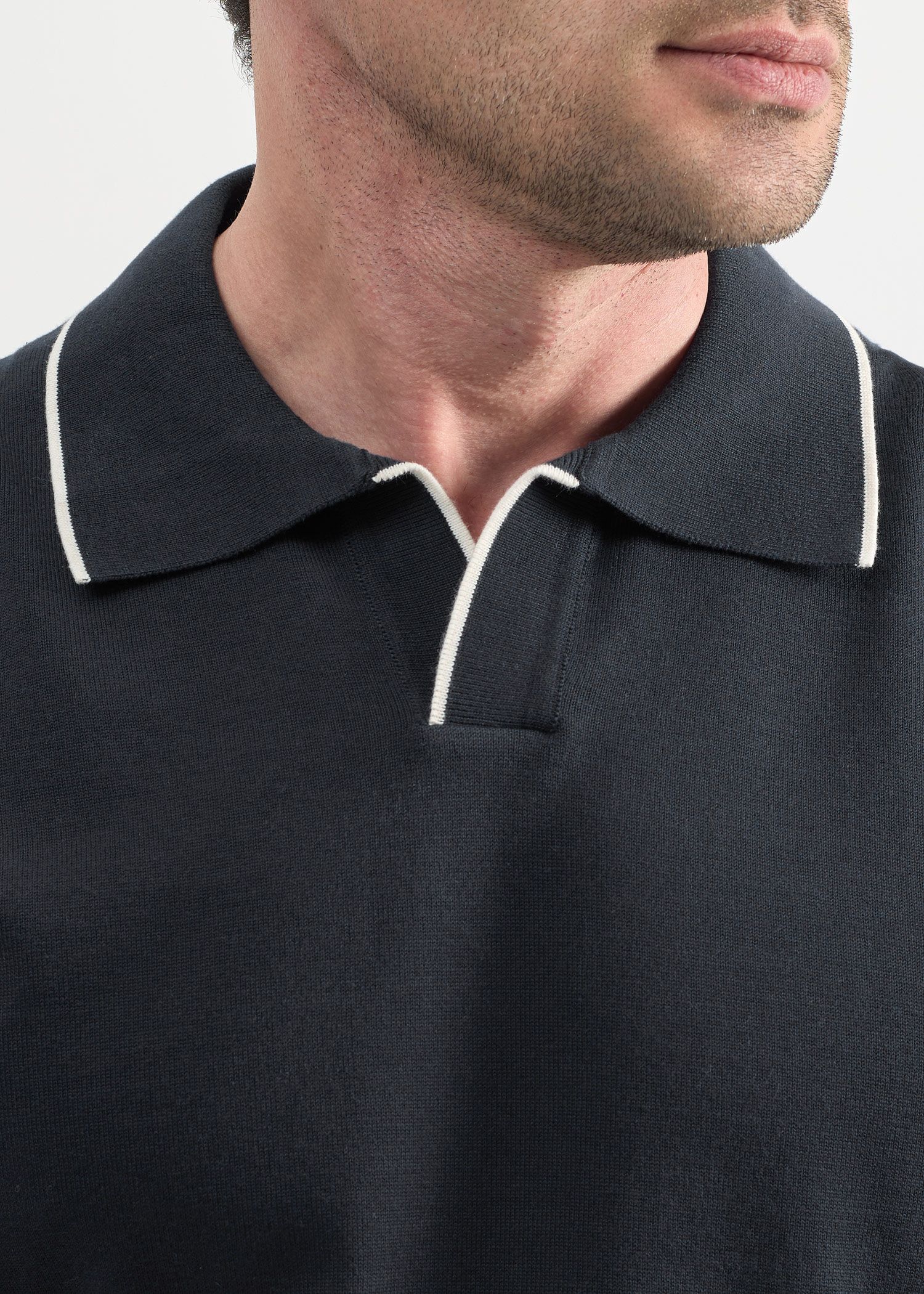 پولوشرت V_Neck
