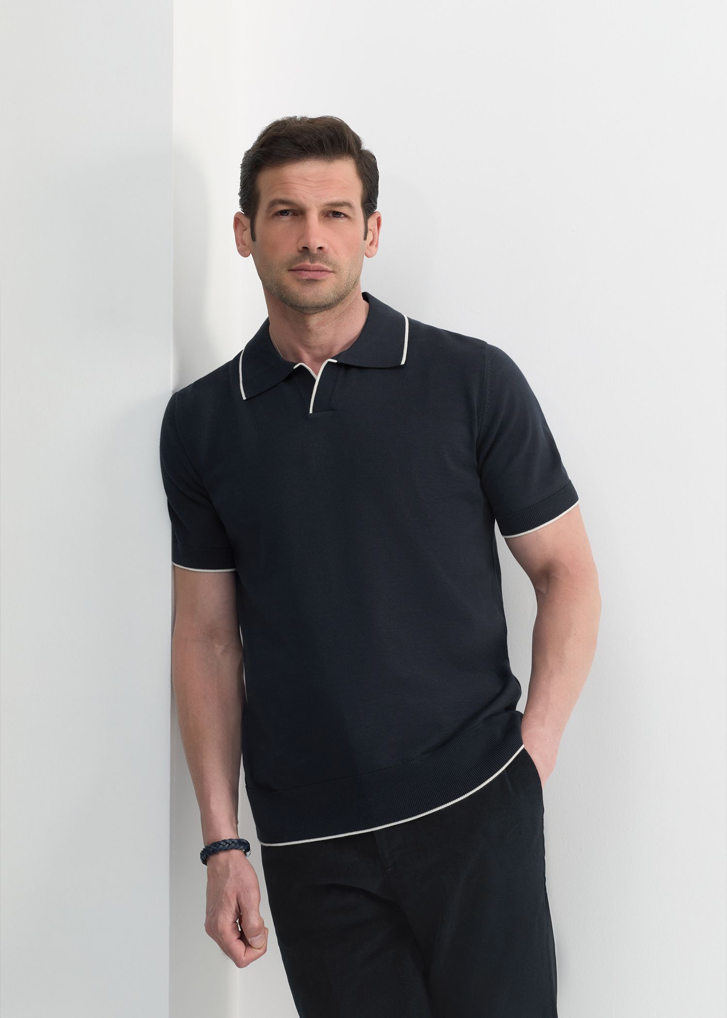پولوشرت V_Neck